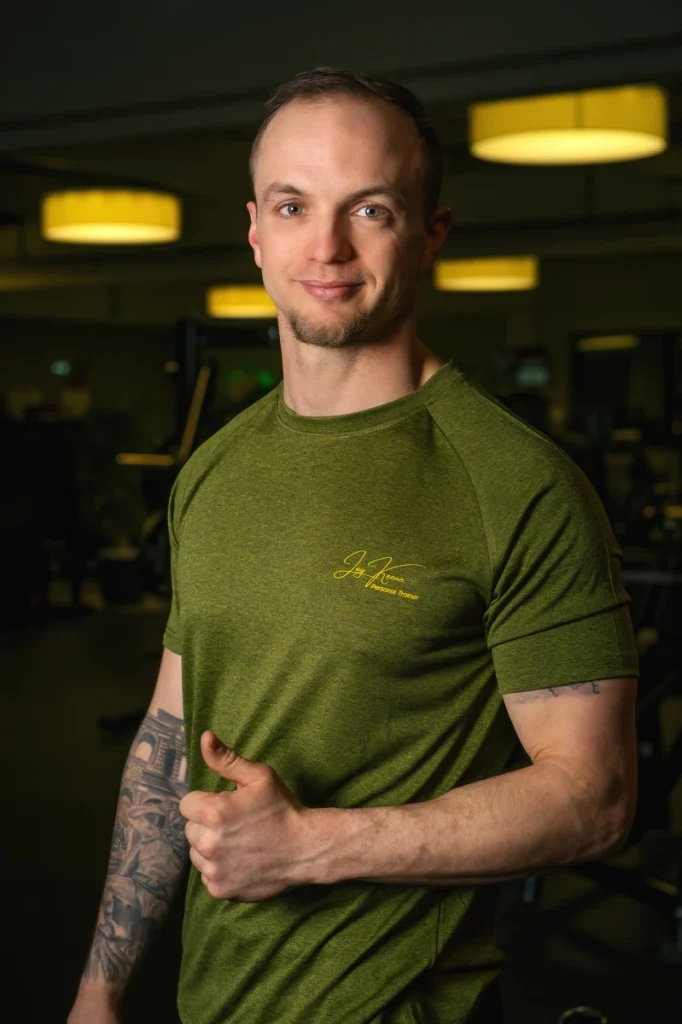 Jay Keene Personal Trainer giving a thumbs up looking forward to meet you!